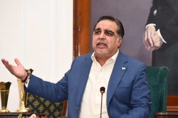 گورنر ہاؤس کی گاڑی میں کتے کی ویڈیو پر گورنر سندھ کا بیان سامنے آ گیا