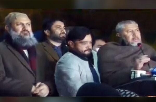 سانحہ مچھ: حکومت سے مذاکرات کامیاب، شہدا کی تدفین آج ہو گی