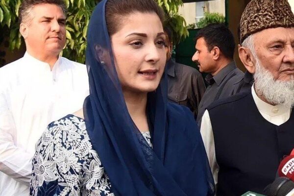 حکومت مذاکرات کیلیے اپوزیشن کی منتیں کر رہی ہے لیکن اب کوئی بات نہیں ہو گی، مریم نواز