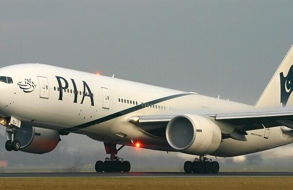 ملائیشیا میں پی آئی اے کا طیارہ قبضے میں لے لیا گیا، عملہ بھی پھنس گیا