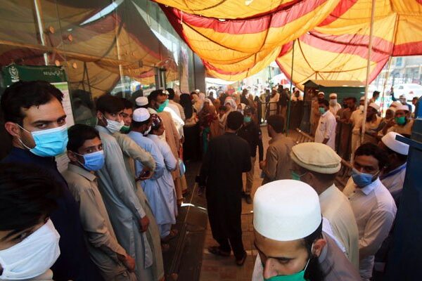پاکستان: کورونا سے مزید 48 اموات، 2400 سے زائد کیسز رپورٹ