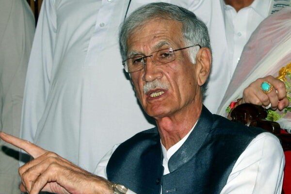 لانگ مارچ میں فضل الرحمان کو حلوہ بھی کھلائیں گے: وزیر دفاع