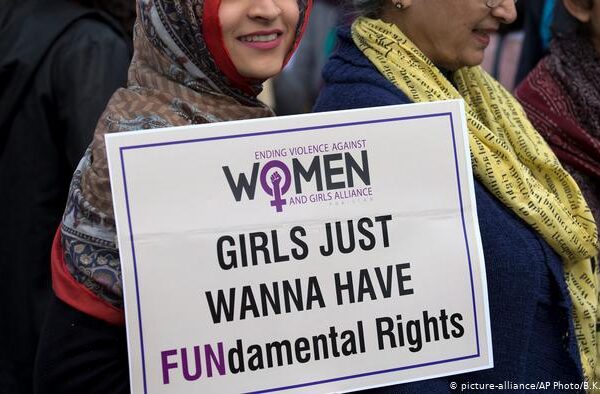 وراثت میں خواتین کا حصہ: سینیٹ نے بل پاس کر دیا