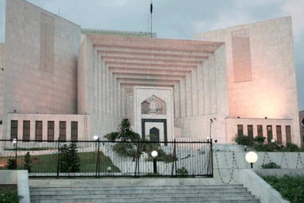 احتساب قانون کے مطابق نہیں ہوگا تو نیب کیخلاف ایکشن لیں گے، سپریم کورٹ