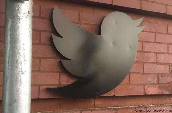 گمراہ کن اطلاعات پر قابو پانے کے لیے ٹوئٹر کا نیا فیچر