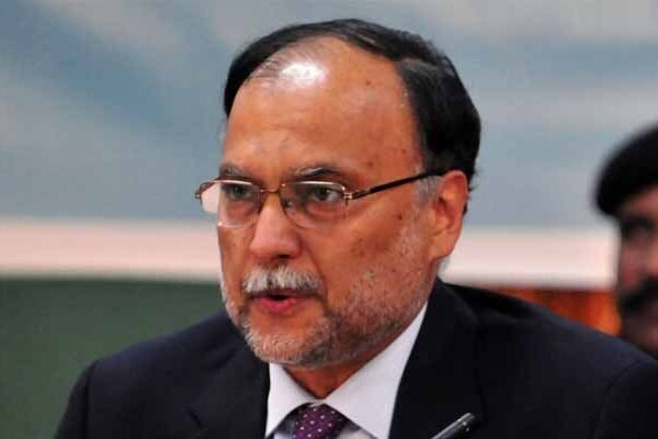 عمران نیازی کی منزل ریاست مدینہ نہیں ریاست ہٹلر ہے: احسن اقبال