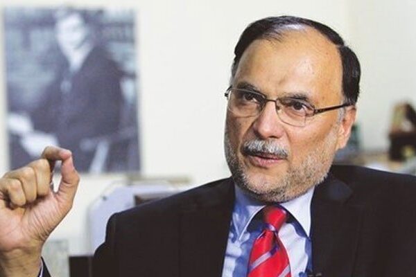 این اے 75 کے پورے حلقے میں دوبارہ الیکشن ہونا چاہیے: احسن اقبال