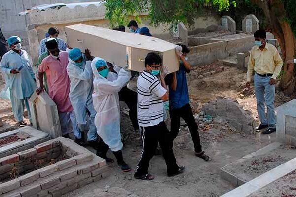 پاکستان: کورونا سے مزید 56 افراد انتقال کر گئے