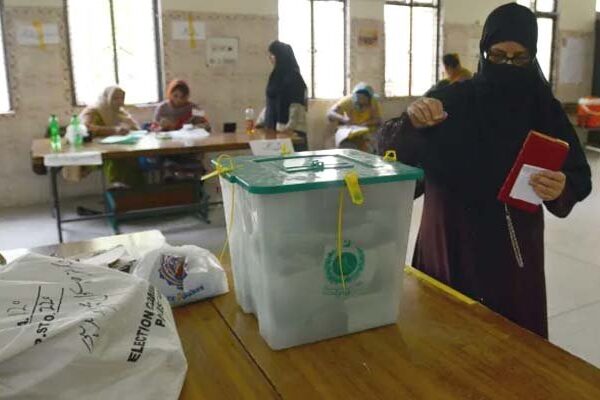 قومی و صوبائی اسمبلی کے دو دو حلقوں میں ضمنی انتخابات کیلیے پولنگ جاری