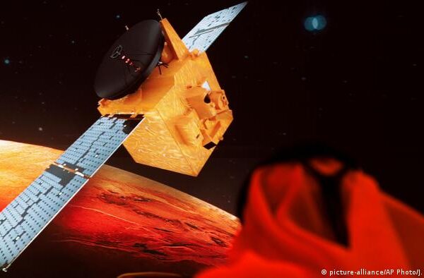 اماراتی مشن ’ہوپ‘ نے مریخ کی اولین تصویریں زمین پر بھیج دیں