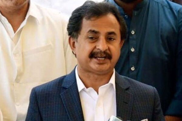 پولیس نے سندھ اسمبلی میں اپوزیشن لیڈر حلیم عادل کو حراست میں لے لیا