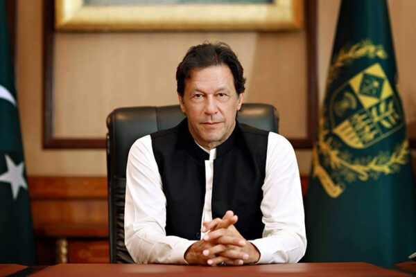 خوشبو آ نہیں سکتی کاغذ کے پھولوں سے