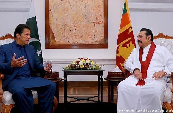 ’عمران خان کا دورہ سری لنکا، بھارت کے لیے ایک پیغام‘