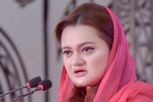 سینیٹ الیکشن: ‘پارٹی بغاوت نے عمران خان کے اوپن بیلٹ کے شوشے کی قلعی کھول دی’