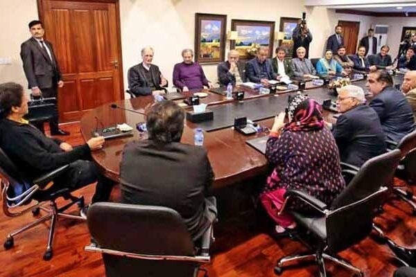 پی ٹی آئی سے سینیٹ کا ٹکٹ کسے ملے گا؟ ممکنہ امیدواروں کے نام سامنے آگئے