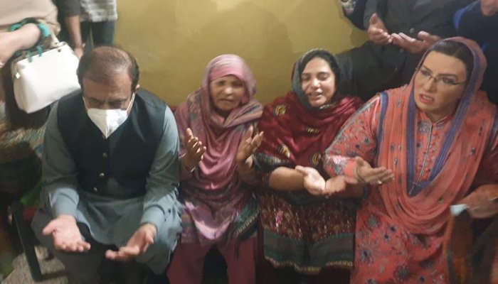 Shibli Faraz and Firdous Ashiq Awan