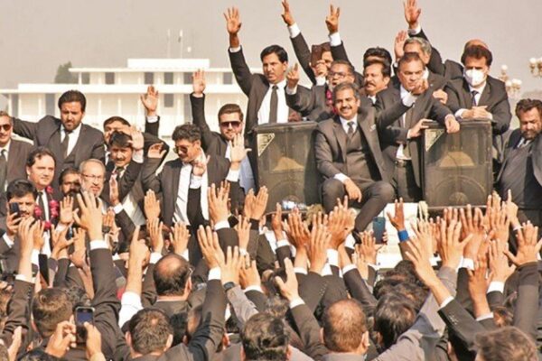 گرفتار وکیل رہا کرنے کے لیے 48 گھنٹے کا الٹی میٹم