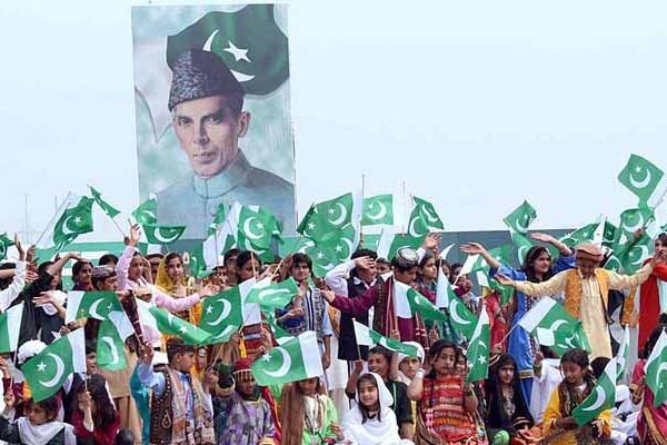 یوم پاکستان آج ملی جوش و جذبے سے منایا جا رہا ہے