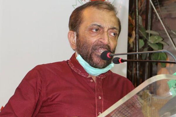 اگلے سال یوم تاسیس دو جگہوں پر نہیں ایک جگہ پر ہو گا، فاروق ستار کی پیشگوئی