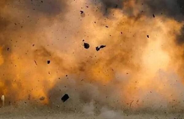 گھوٹکی: پہاڑ توڑنے کیلیے استعمال ہونیوالا ڈیٹونیٹر پھٹ گیا، بچوں سمیت 4 افراد زخمی