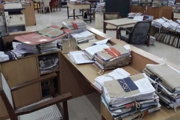 محکمہ خزانہ کے پی نے سرکاری ملازمین کی تنخواہوں میں اضافہ کو بوجھ قرار دے دیا