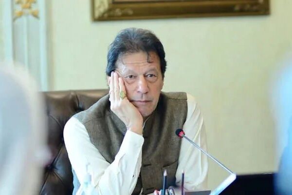 اسٹیبلشمنٹ کی غیر جانبداریت کے بعد عمران حکومت کمزور ہو گئی؟