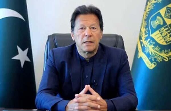 خطے میں امن کے لیے بھارت کو پہلا قدم اٹھانا پڑے گا: وزیراعظم