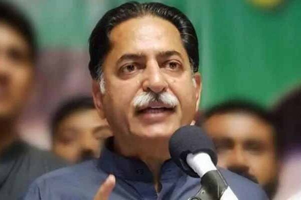 اپنے گھر کو درست کرنے کی بات کریں تو غدار کہہ دیا جاتا ہے: جاوید لطیف