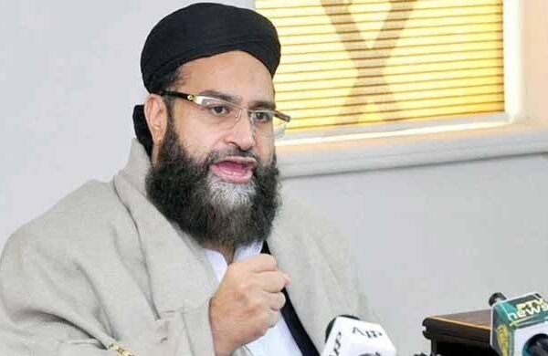 ’کورونا ویکسین شرعی طور پر جائز، روزے میں بھی لگوائی جا سکتی ہے‘