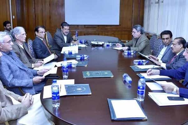 سینیٹ انتخابات: ایم کیو ایم کا وفاق میں پی ٹی آئی کے ساتھ رہنے کا فیصلہ