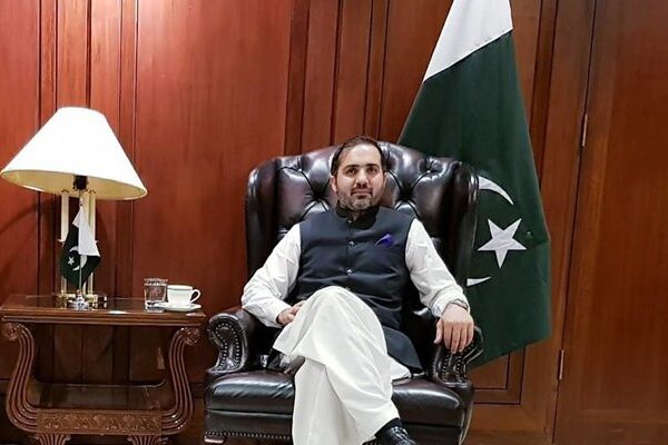 سینیٹر مرزا محمد آفریدی کون ہیں؟
