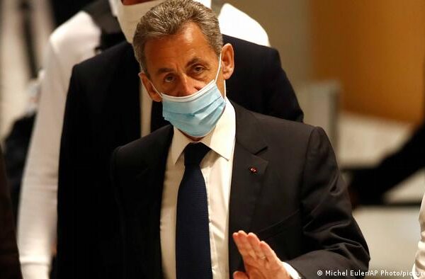 فرانس کے سابق صدر سارکوزی کو کرپشن کیس میں سزائے قید