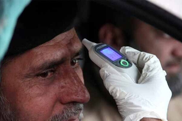 پاکستان: کورونا سے 72 اموات، مزید 3200 سے زائد کیسز رپورٹ