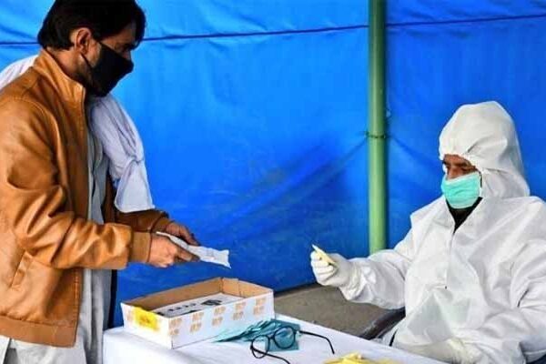پاکستان: کورونا سے مزید 30 اموات، 3300 سے زائد کیسز رپورٹ