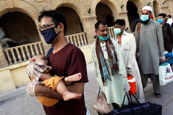 پاکستان: 9 ماہ بعد ایک دن میں سب سے زیادہ کورونا کیسز رپورٹ، مزید 67 اموات