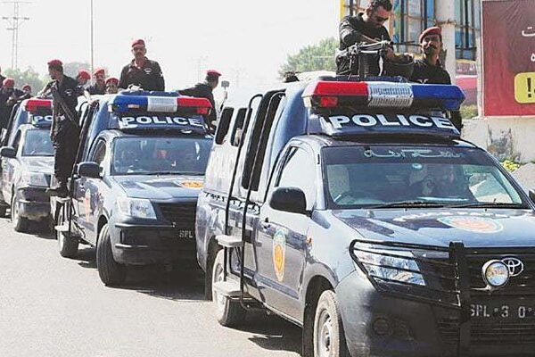 کراچی پولیس کی 2 خواتین سمیت 32 افسران ایس ایچ او لگنے کیلیے نااہل قرار