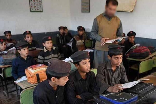 کورونا وبا: خیبر پختونخوا کے 9 اضلاع میں اسکولز بند کرنے کا فیصلہ