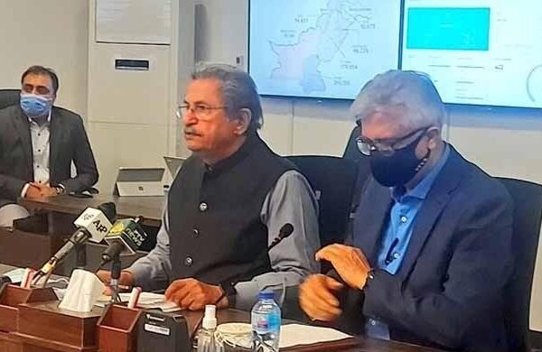 کورونا: اسکولز بند کرنے سمیت کئی پابندیاں دوبارہ نافذ