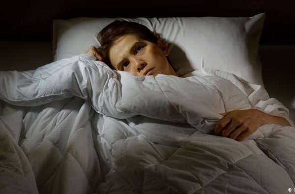 دیر سے سونے کی عادت سے ماہرین نے متنبہ کر دیا، وجہ کیا ہے؟