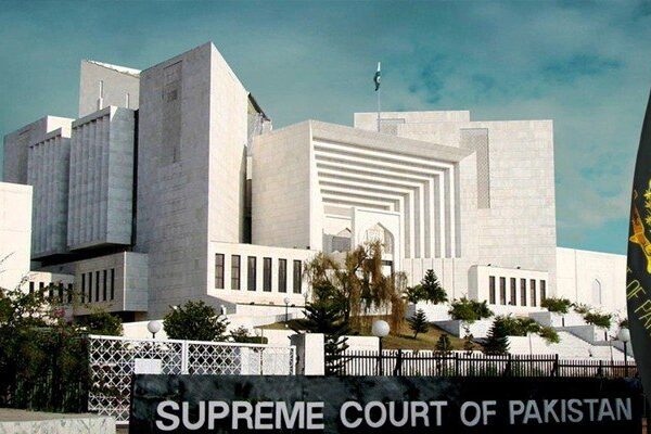جسٹس فائز عیسیٰ کی درخواست ناقابل سماعت قرار دی جائے: حکومت کا سپریم کورٹ میں مؤقف
