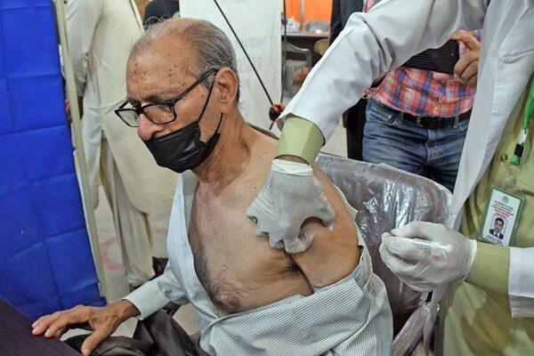 اسلام آباد اور کراچی سمیت 15 شہروں میں ماس ویکسی نیشن سینٹر قائم کرنے کے احکامات