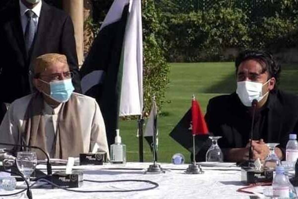 پیپلزپارٹی کا پی ڈی ایم کے شوکاز نوٹس کا جارحانہ انداز میں جواب دینے کا فیصلہ