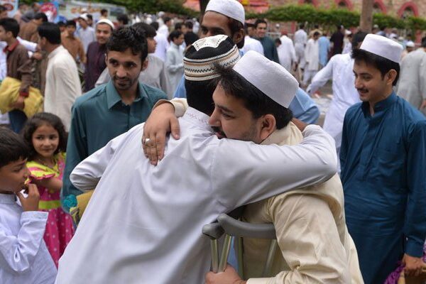 حکومت نے عید الفطر پر سرکاری چھٹیوں کی تاریخوں کا اعلان کر دیا