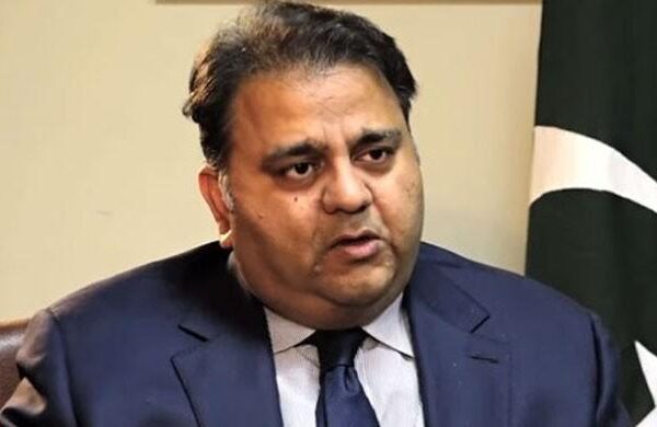 حکومت کو بزور طاقت بلیک میل نہیں کیا جا سکتا: فواد چوہدری