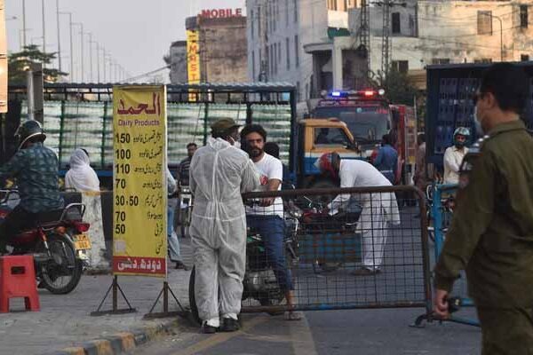 ماسک نہ پہننے والوں کو جیل میں ڈالا جائے گا: کمشنر لاہور