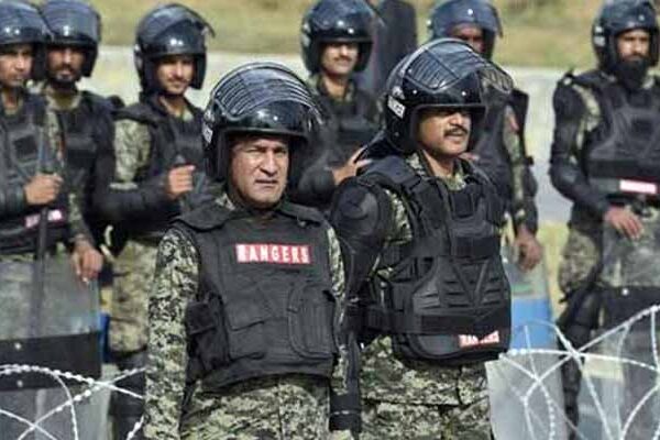پنجاب: دھرنے ختم کرانے کیلئے مذاکرات جاری، صوبے میں پیرا ملٹری فورس طلب