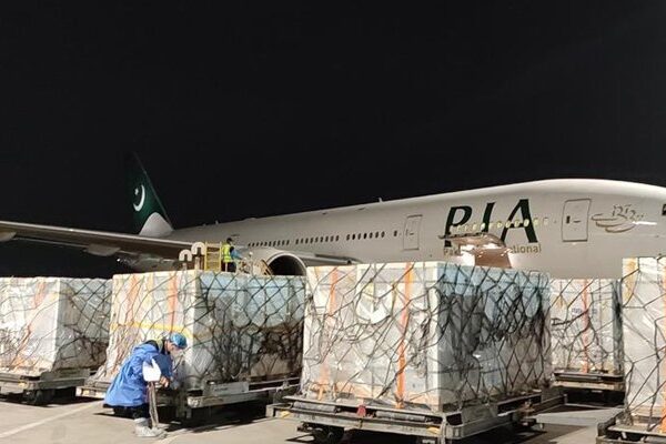 چین سے کورونا ویکسین لیکر 2 طیارے پاکستان پہنچ گئے