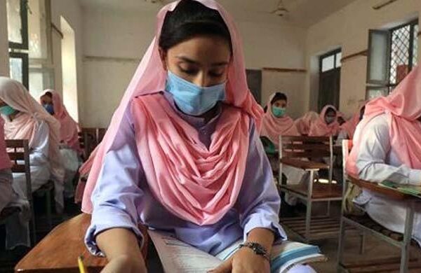سندھ: آٹھویں جماعت تک اسکول بند کرنے کی تجویز