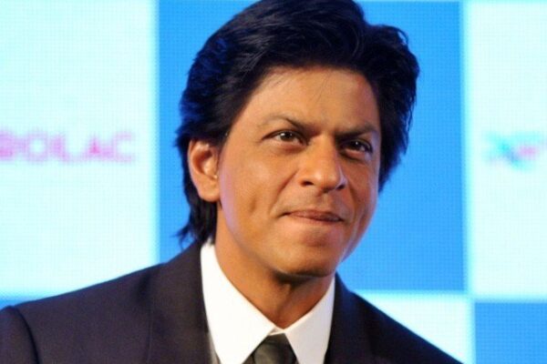 شاہ رخ خان نے غیراخلاقی سوال پوچھنے پر مداح کو شرمسار کر دیا