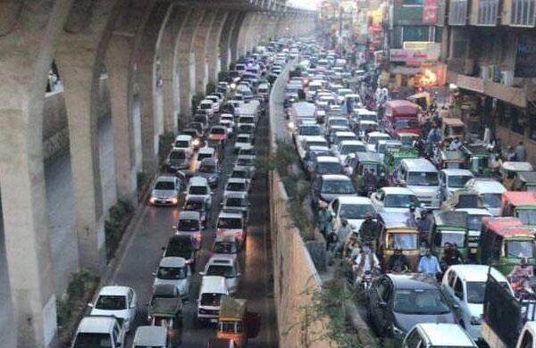 مذہبی تنظیم کے ملک کے مختلف شہروں میں دھرنے، پنڈی اور اسلام آباد کے داخلی راستے بھی بند
